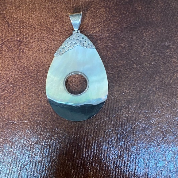 Jewelry - Abalone Shell & Silver Pendant